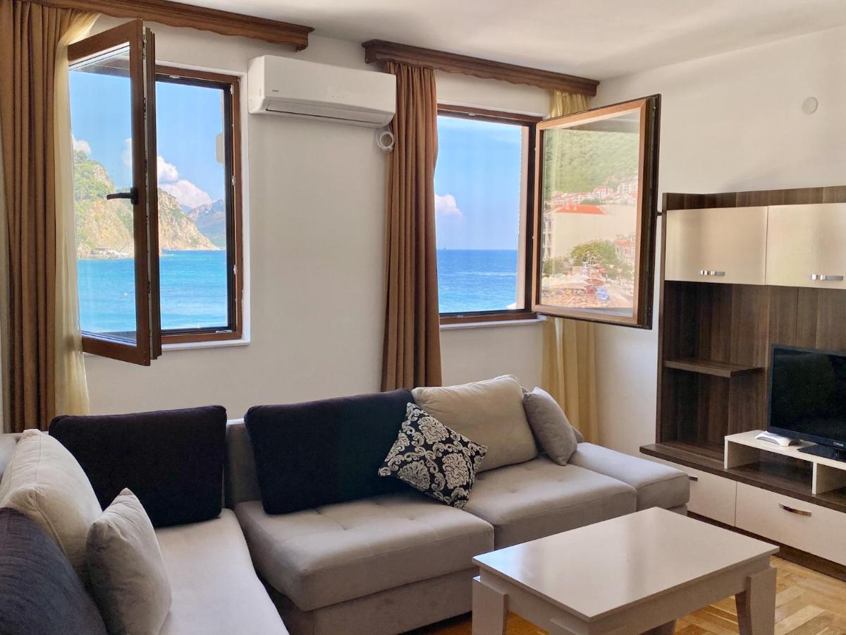 Apartments First Line Petrovac Buitenkant foto