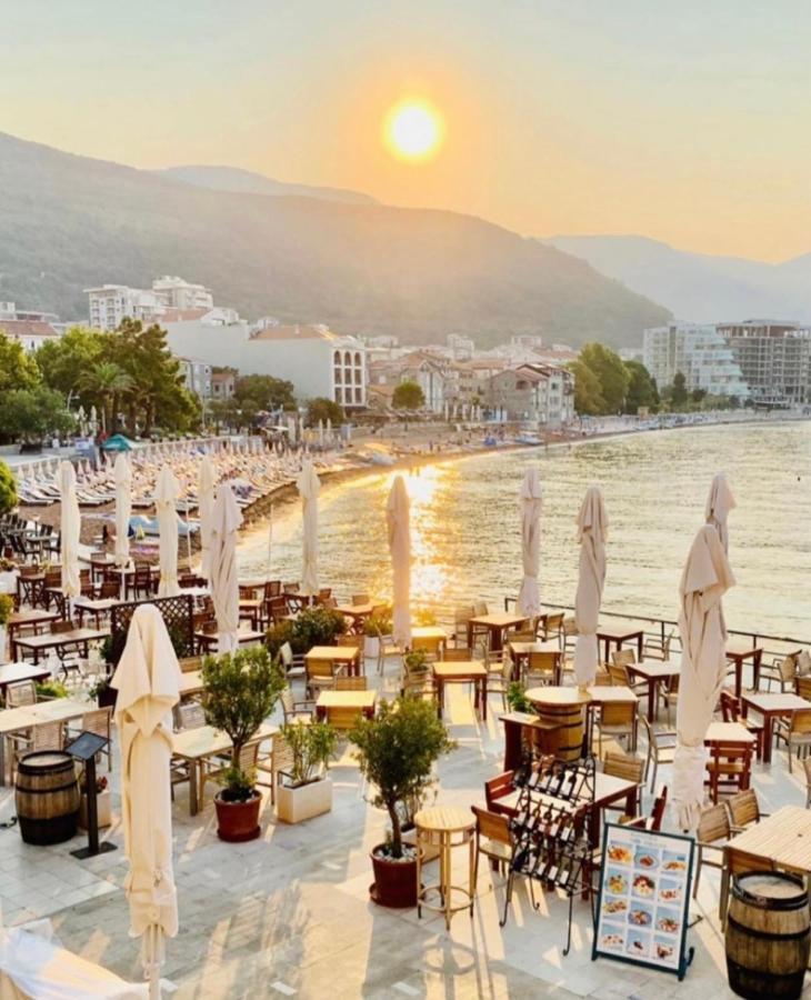 Apartments First Line Petrovac Buitenkant foto
