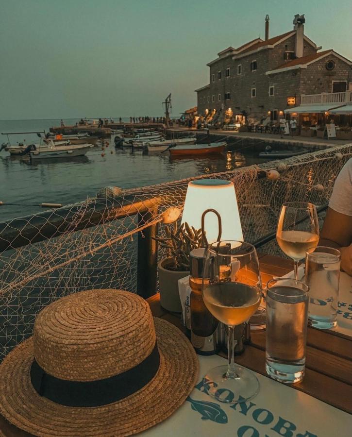 Apartments First Line Petrovac Buitenkant foto