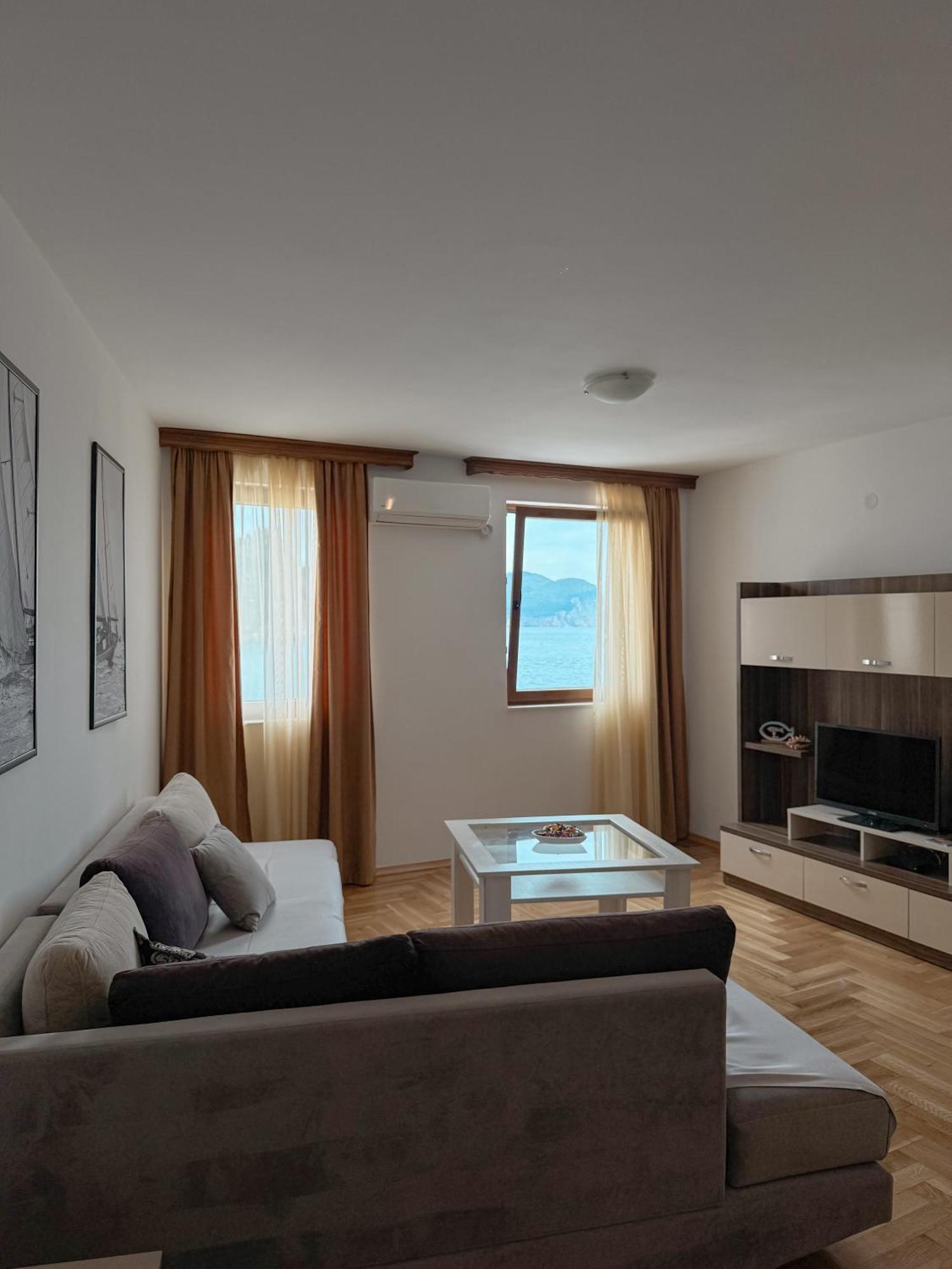 Apartments First Line Petrovac Buitenkant foto