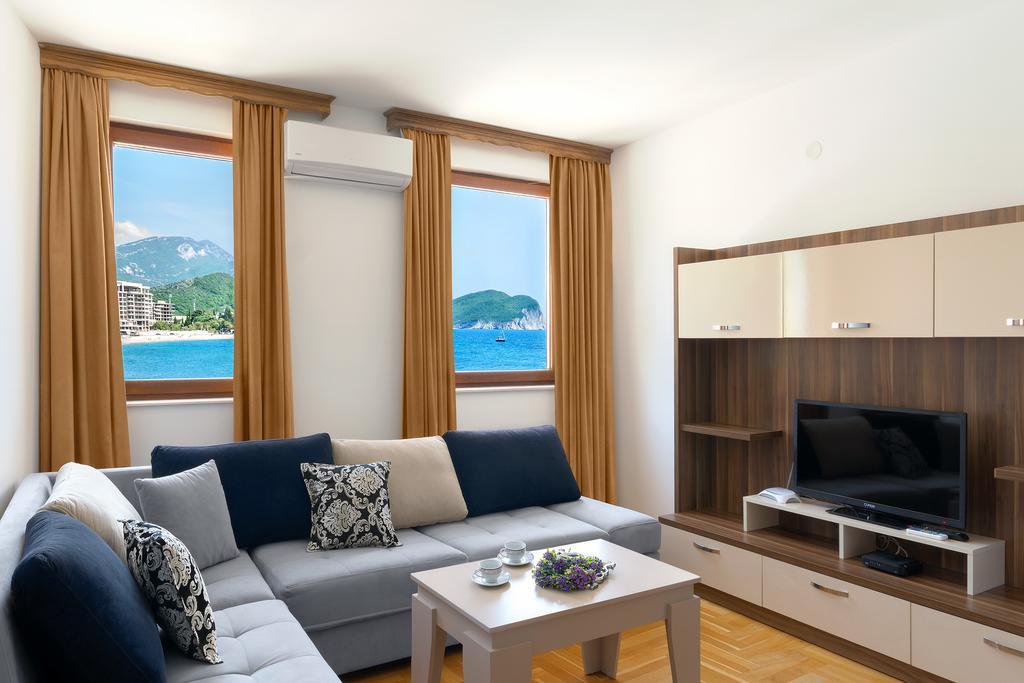 Apartments First Line Petrovac Buitenkant foto